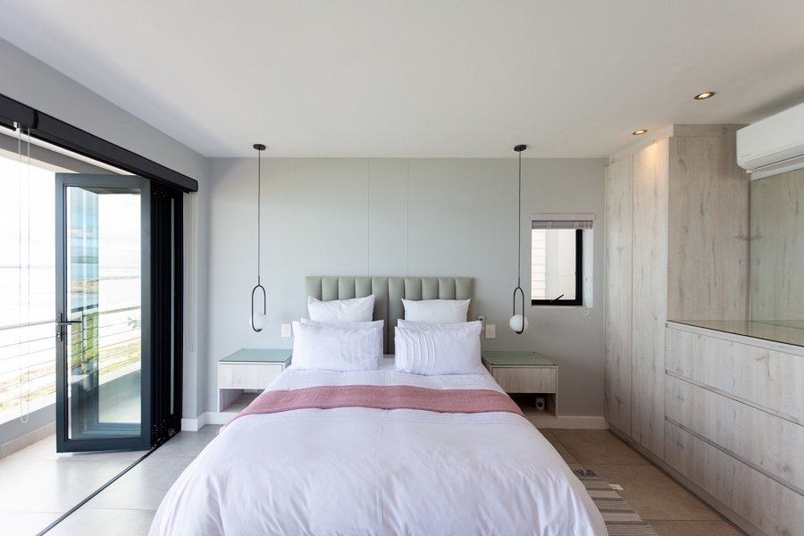 7 Bedroom Property for Sale in Calypso Beach Western Cape